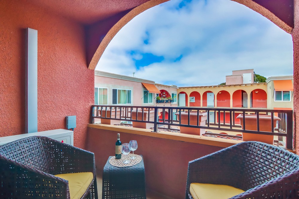 Virtual tour photo 30 of 33 for 840 Turquoise St UNIT 305