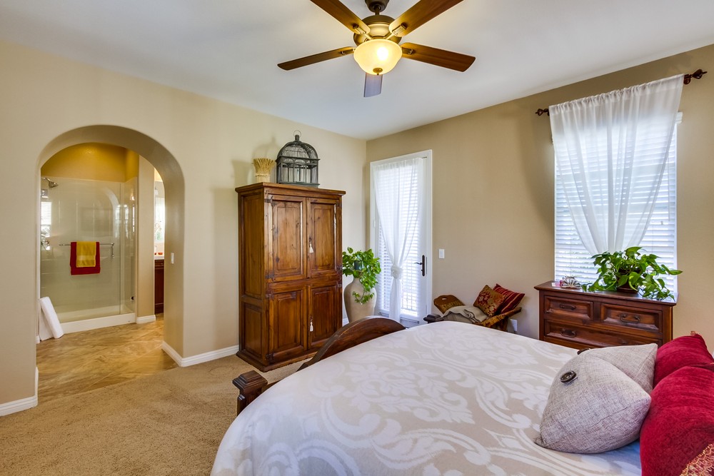 Virtual tour photo 14 of 25 for 8400 Katherine Claire Ln