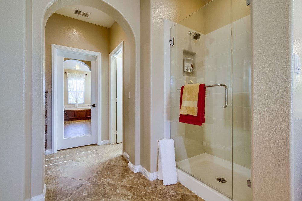 Virtual tour photo 16 of 25 for 8400 Katherine Claire Ln