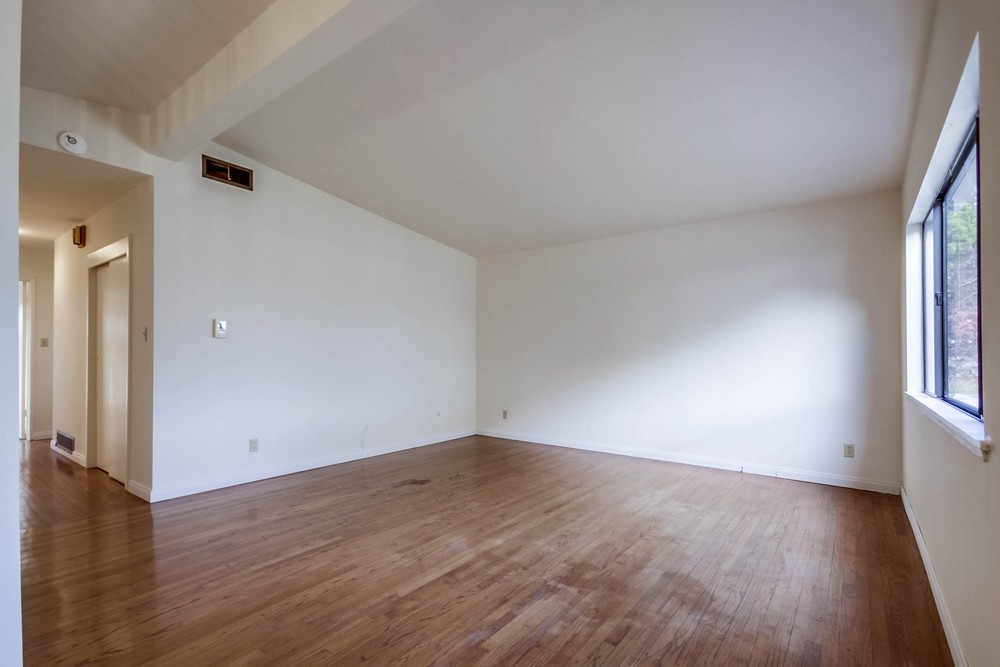Virtual tour photo 7 of 41 for 8404 Onalaska Ave