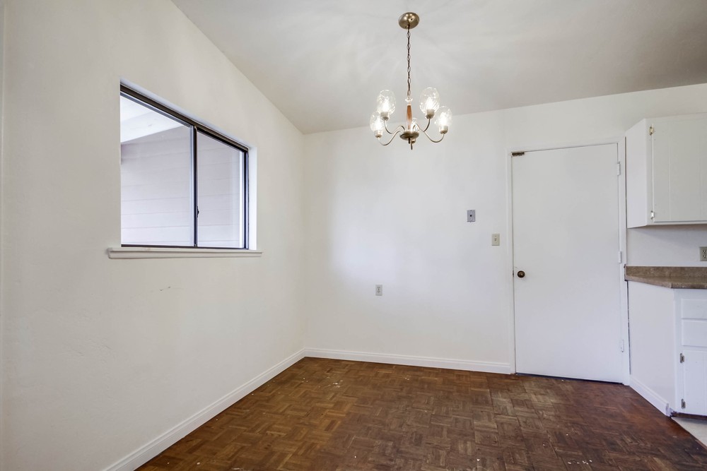 Virtual tour photo 10 of 41 for 8404 Onalaska Ave