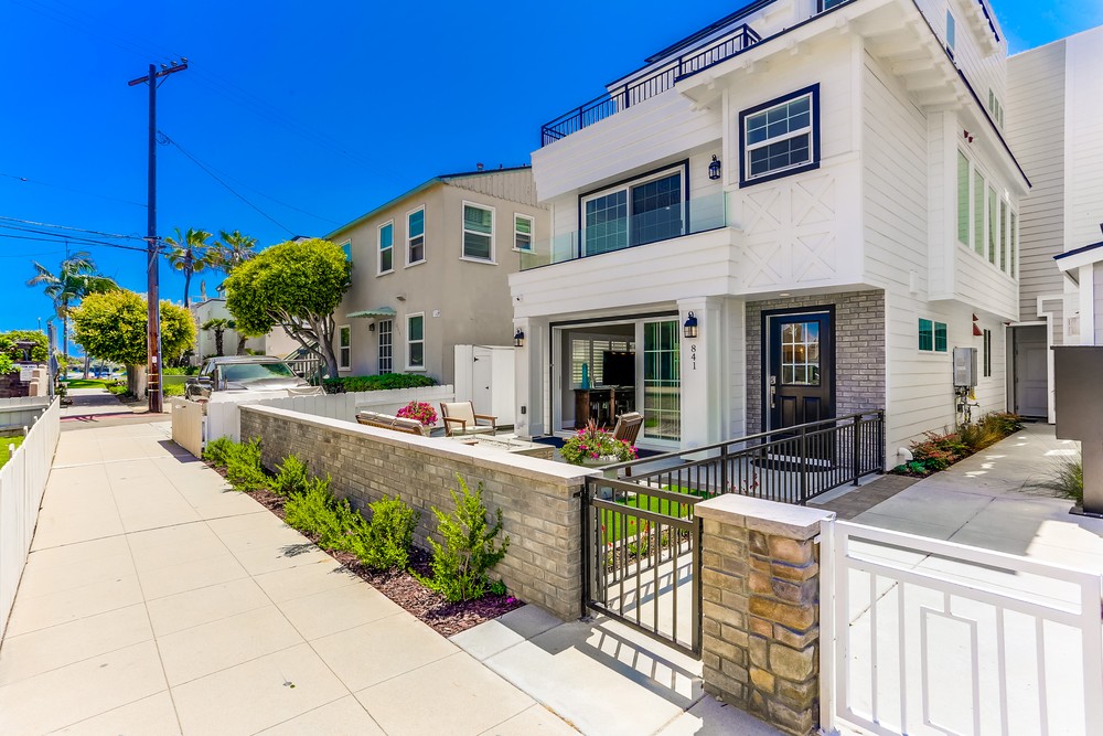 Virtual tour photo 3 of 61 for 841 Jamaica Ct
