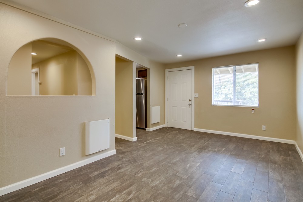 Virtual tour photo 18 of 42 for 841 Winston Dr