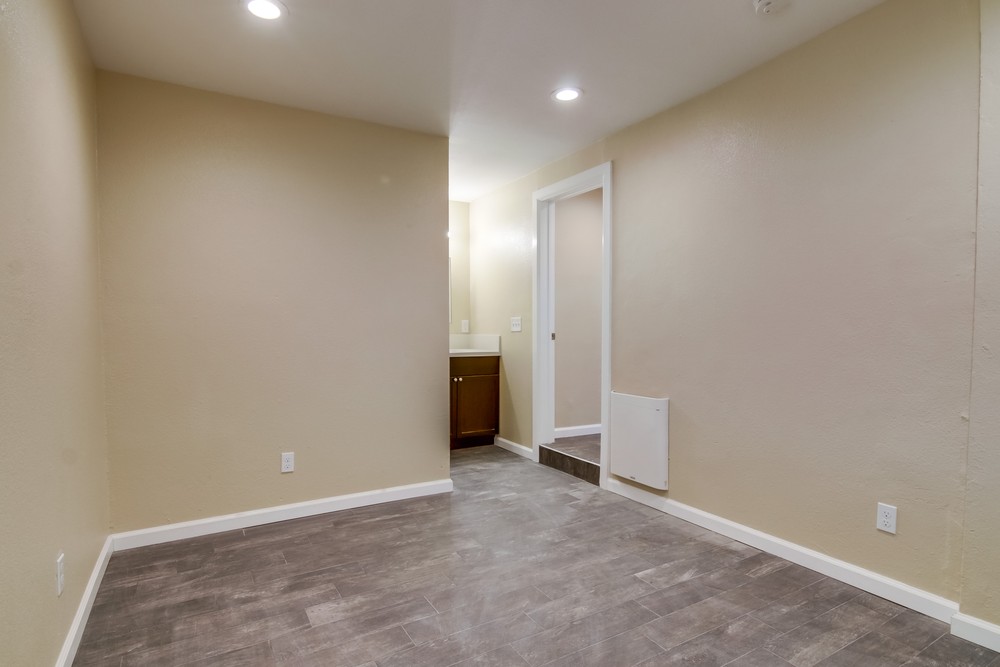 Virtual tour photo 26 of 42 for 841 Winston Dr