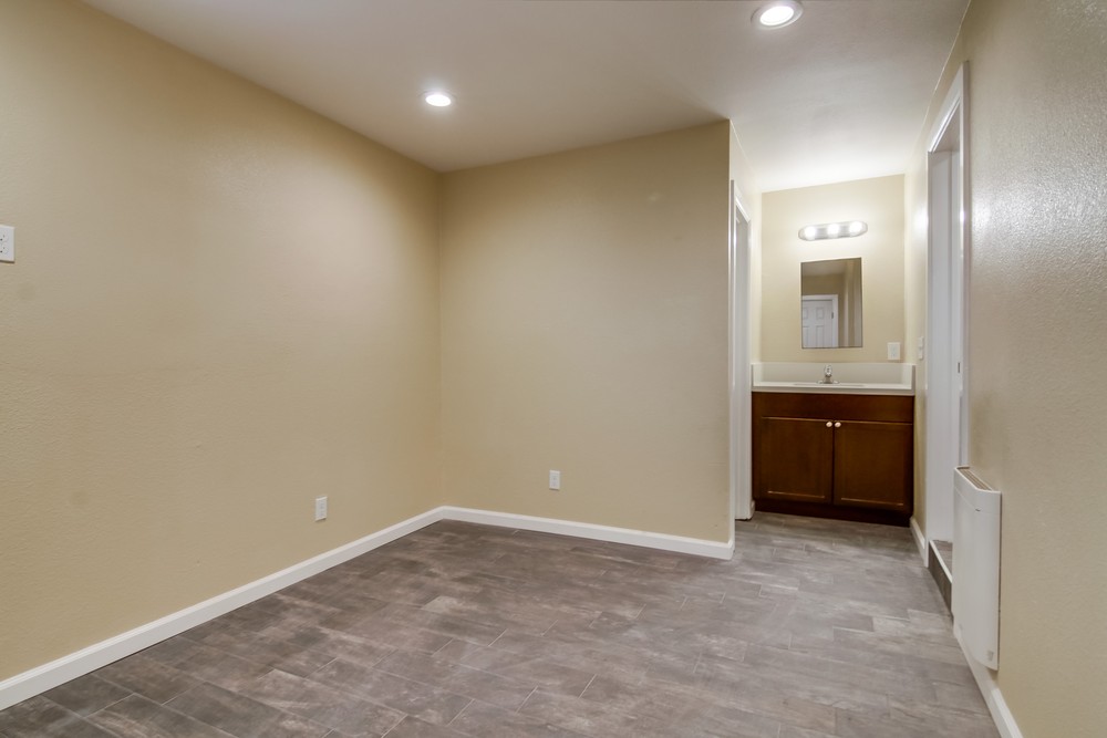 Virtual tour photo 27 of 42 for 841 Winston Dr