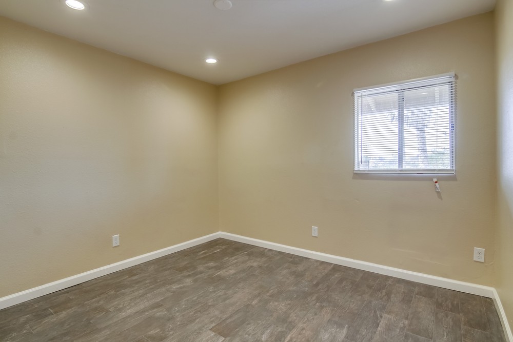 Virtual tour photo 35 of 42 for 841 Winston Dr