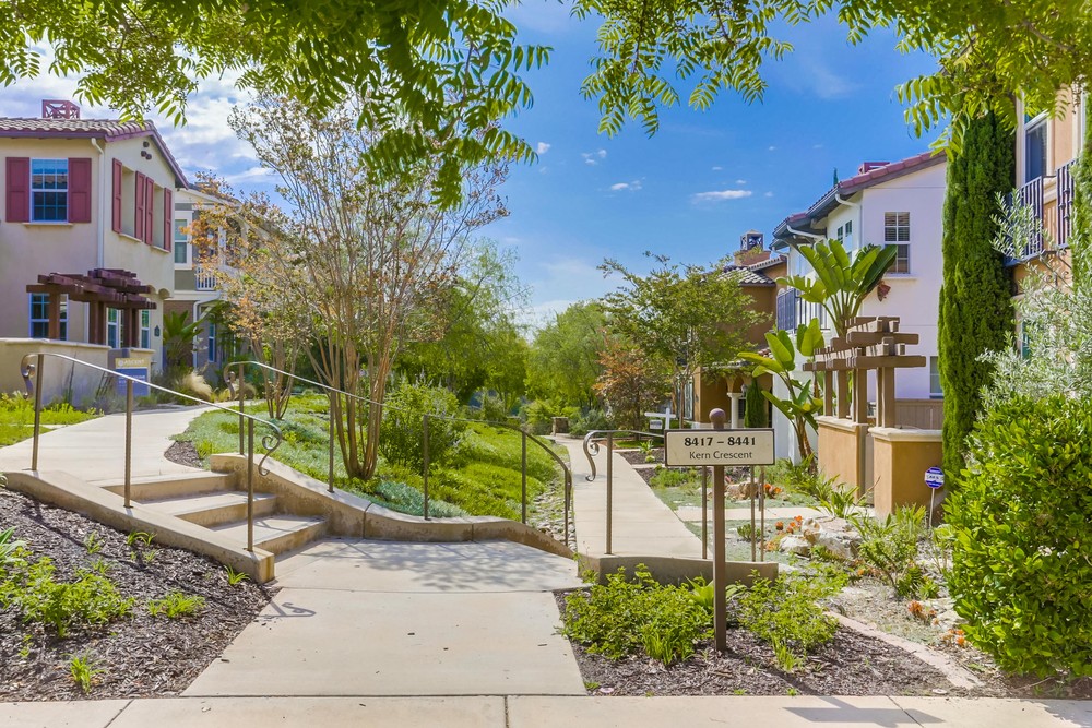 Virtual tour photo 1 of 51 for 8417 Kern Crescent