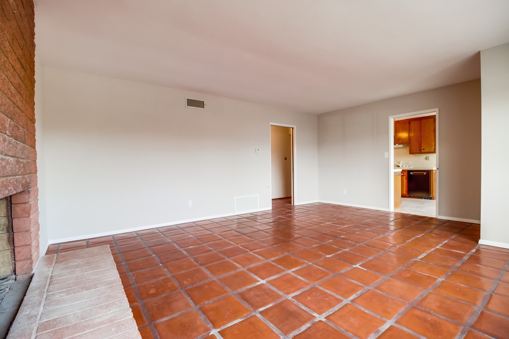 Virtual tour photo 10 of 51 for 842 Grissom St