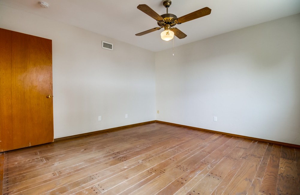 Virtual tour photo 25 of 51 for 842 Grissom St
