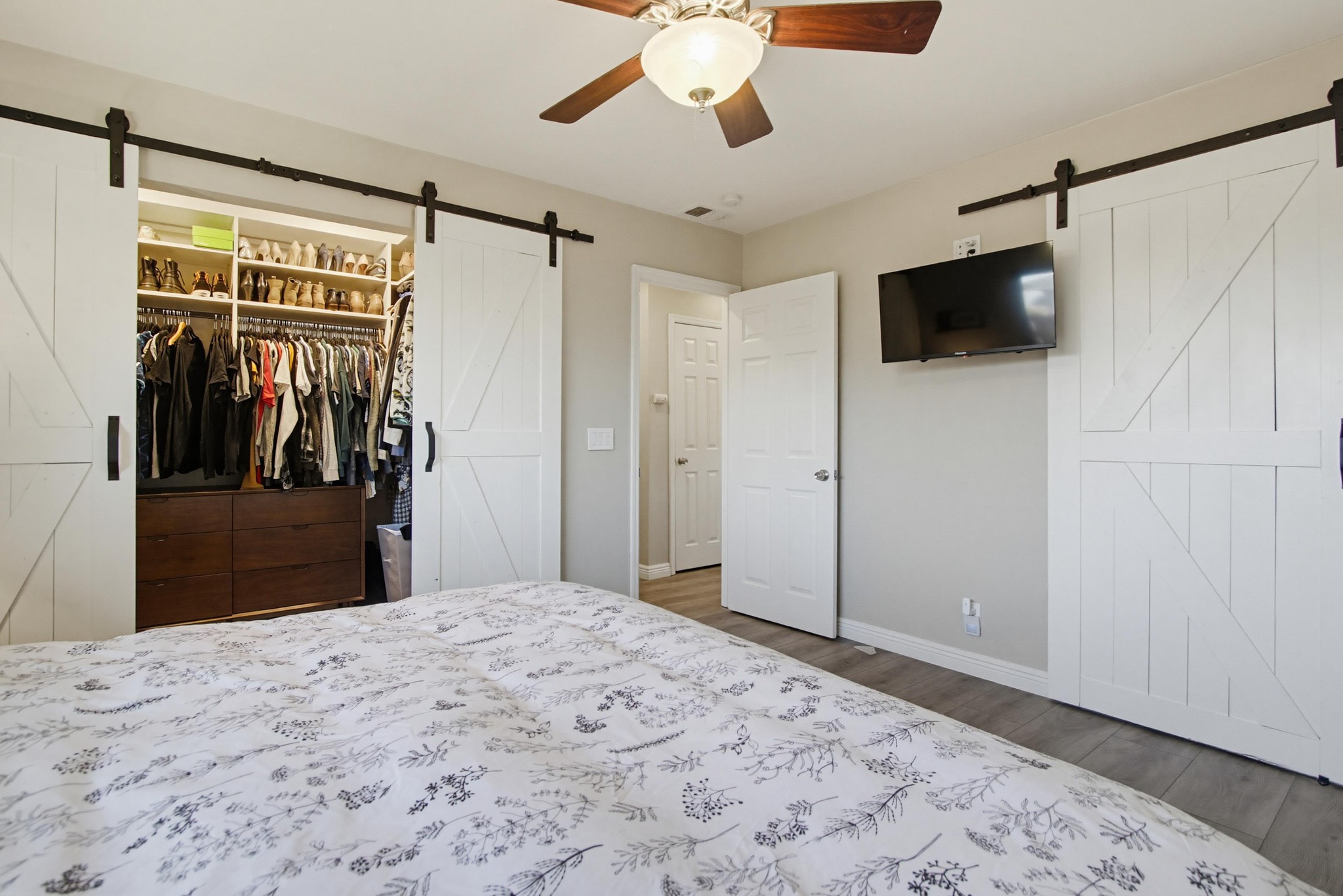 Virtual tour photo 25 of 70 for 8426 Fireside Ave