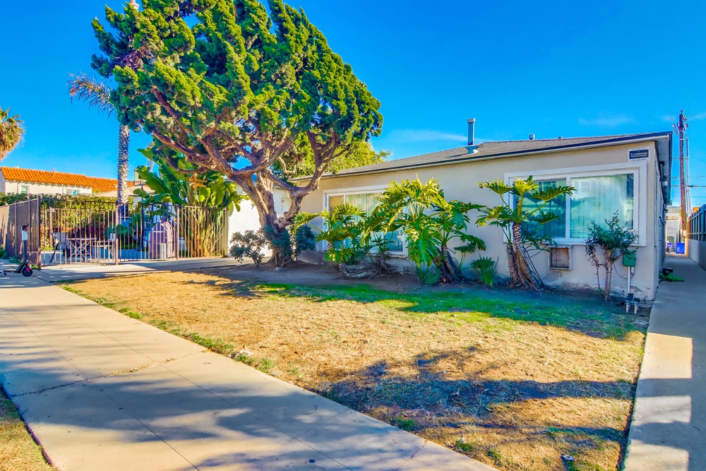 Virtual tour photo 4 of 22 for 843 Felspar St