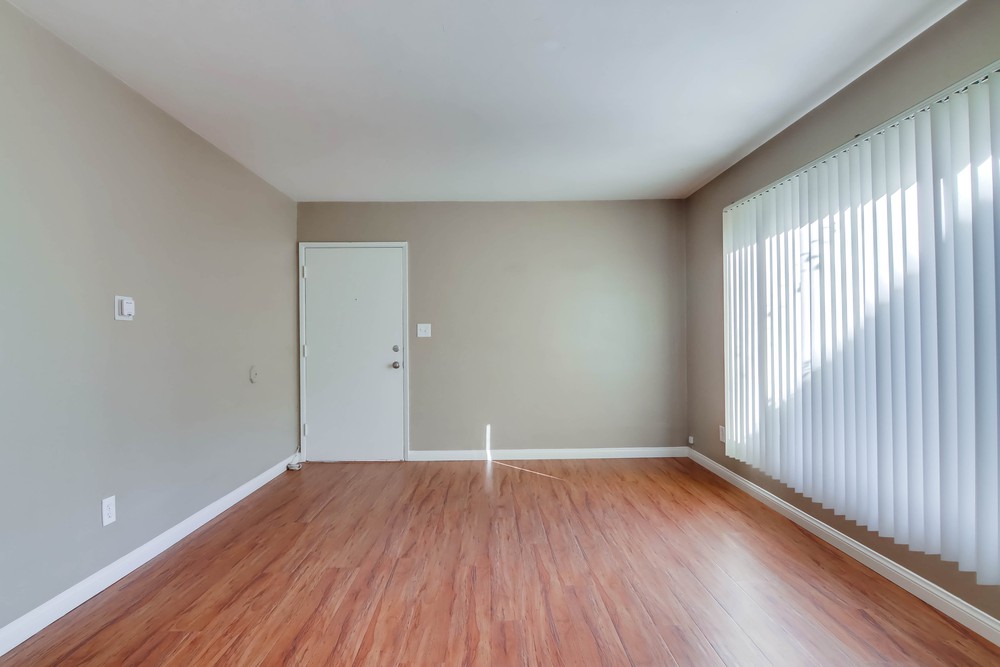 Virtual tour photo 9 of 22 for 843 Felspar St
