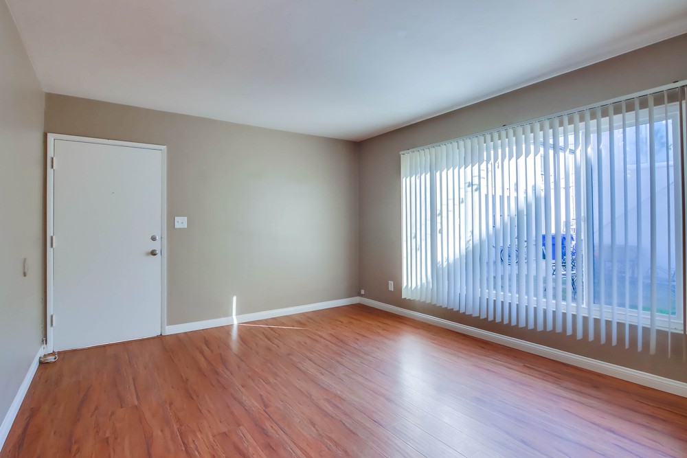 Virtual tour photo 10 of 22 for 843 Felspar St