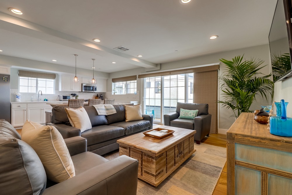 Virtual tour photo 8 of 43 for 843 Jamaica Ct