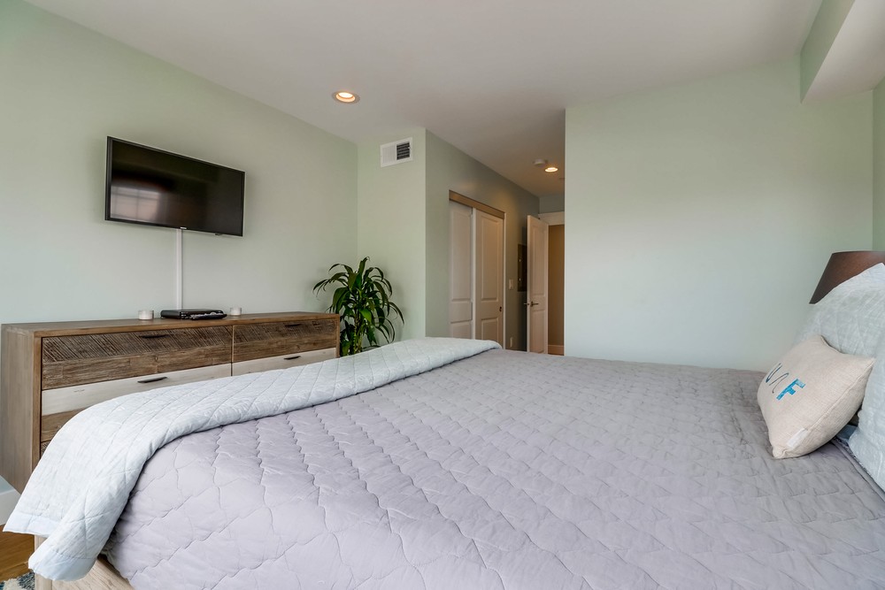 Virtual tour photo 30 of 43 for 843 Jamaica Ct