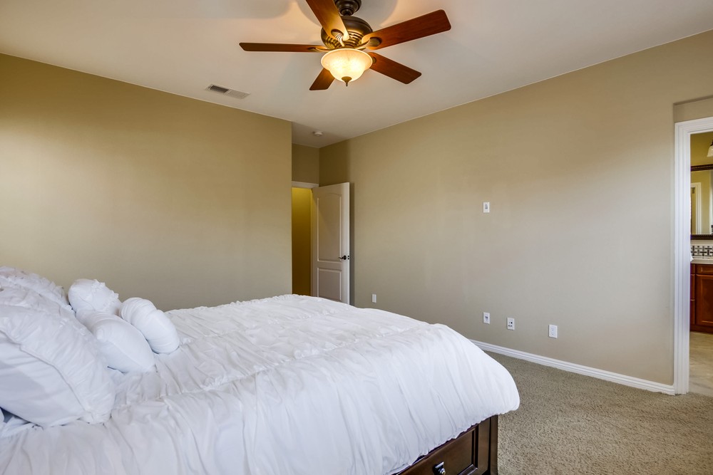 Virtual tour photo 33 of 49 for 8432 Kern Crescent