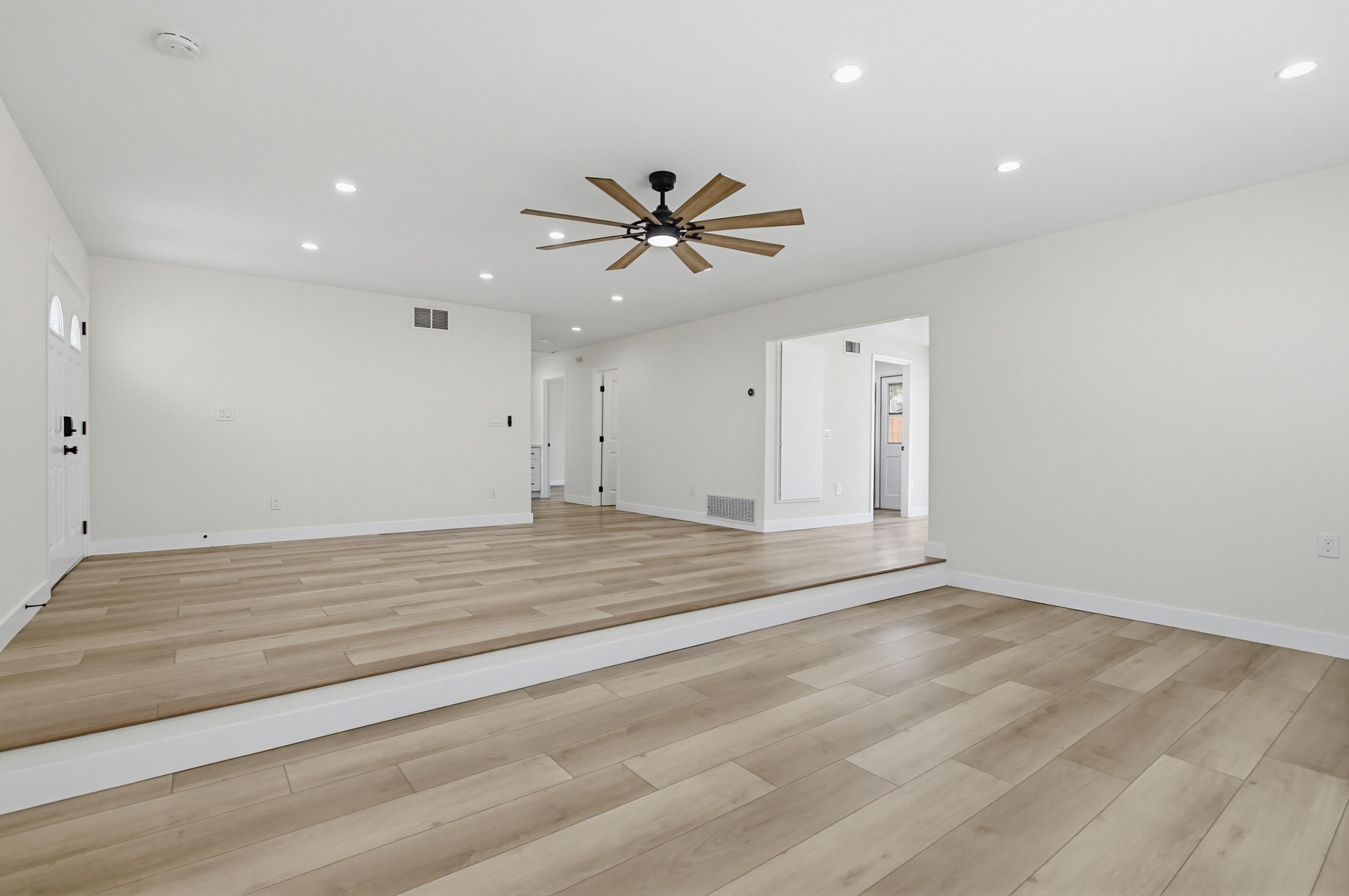 Virtual tour photo 10 of 44 for 8434 Kreiner Way
