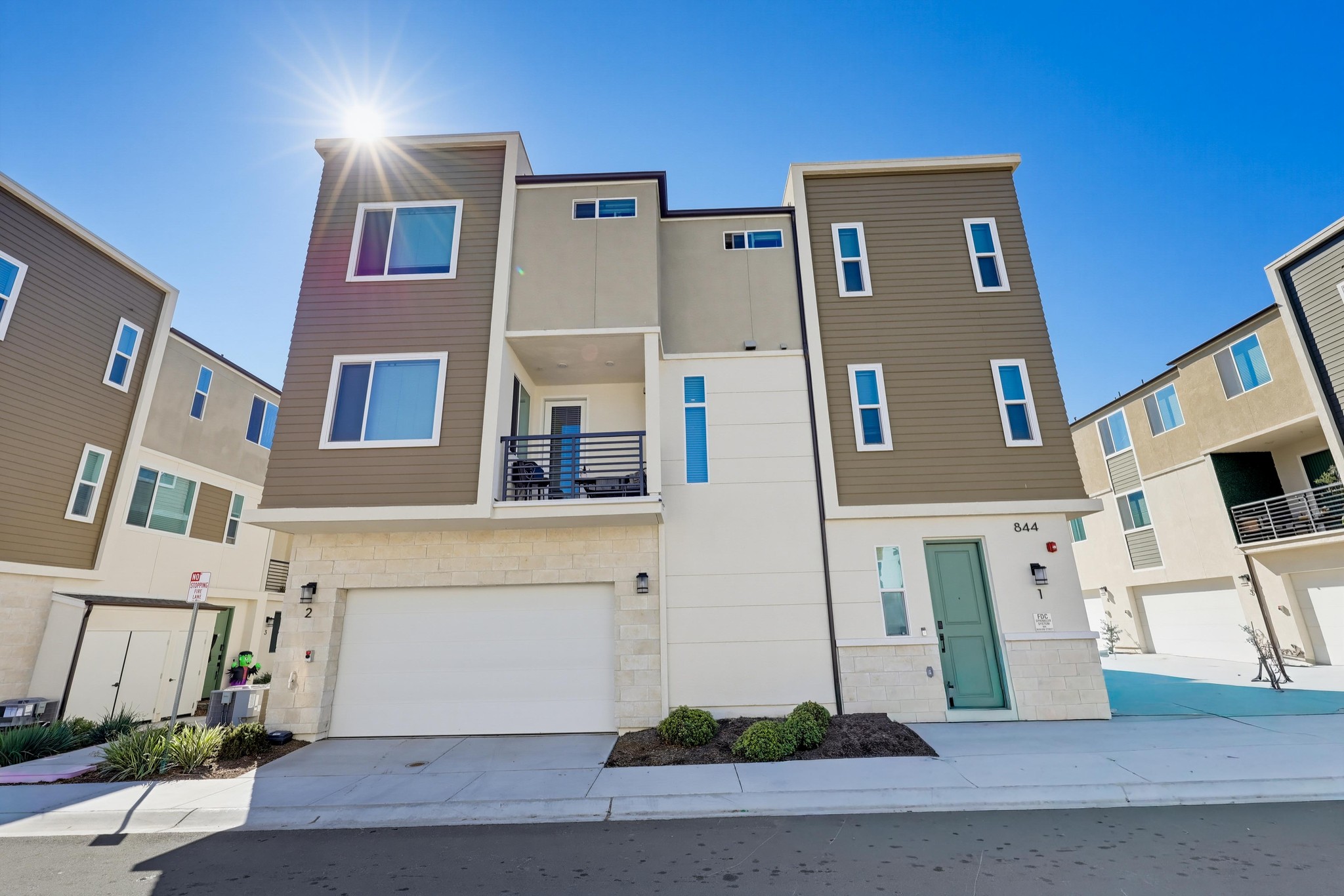 Virtual tour photo 4 of 53 for 844 Makani St #1