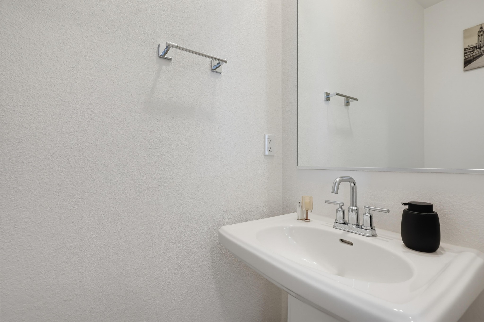 Virtual tour photo 28 of 53 for 844 Makani St #1