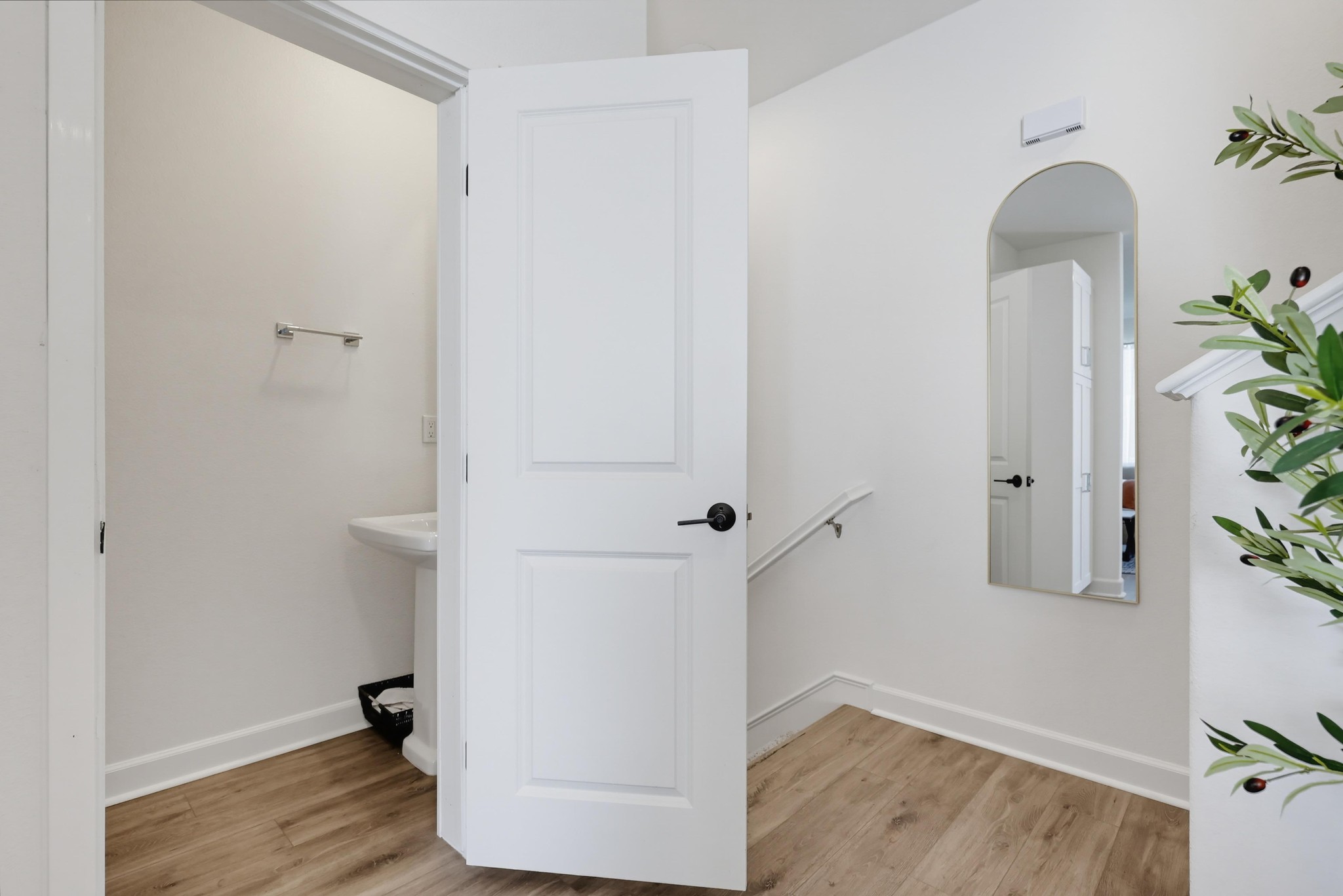 Virtual tour photo 29 of 53 for 844 Makani St #1