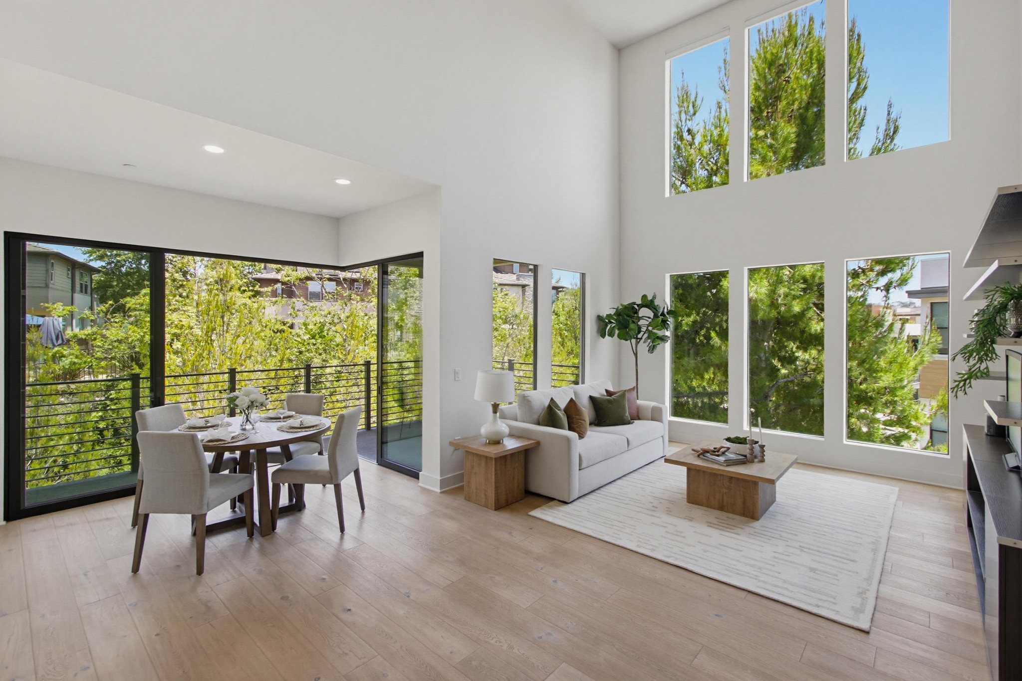 Virtual tour photo 6 of 85 for 8442 Distinctive Dr