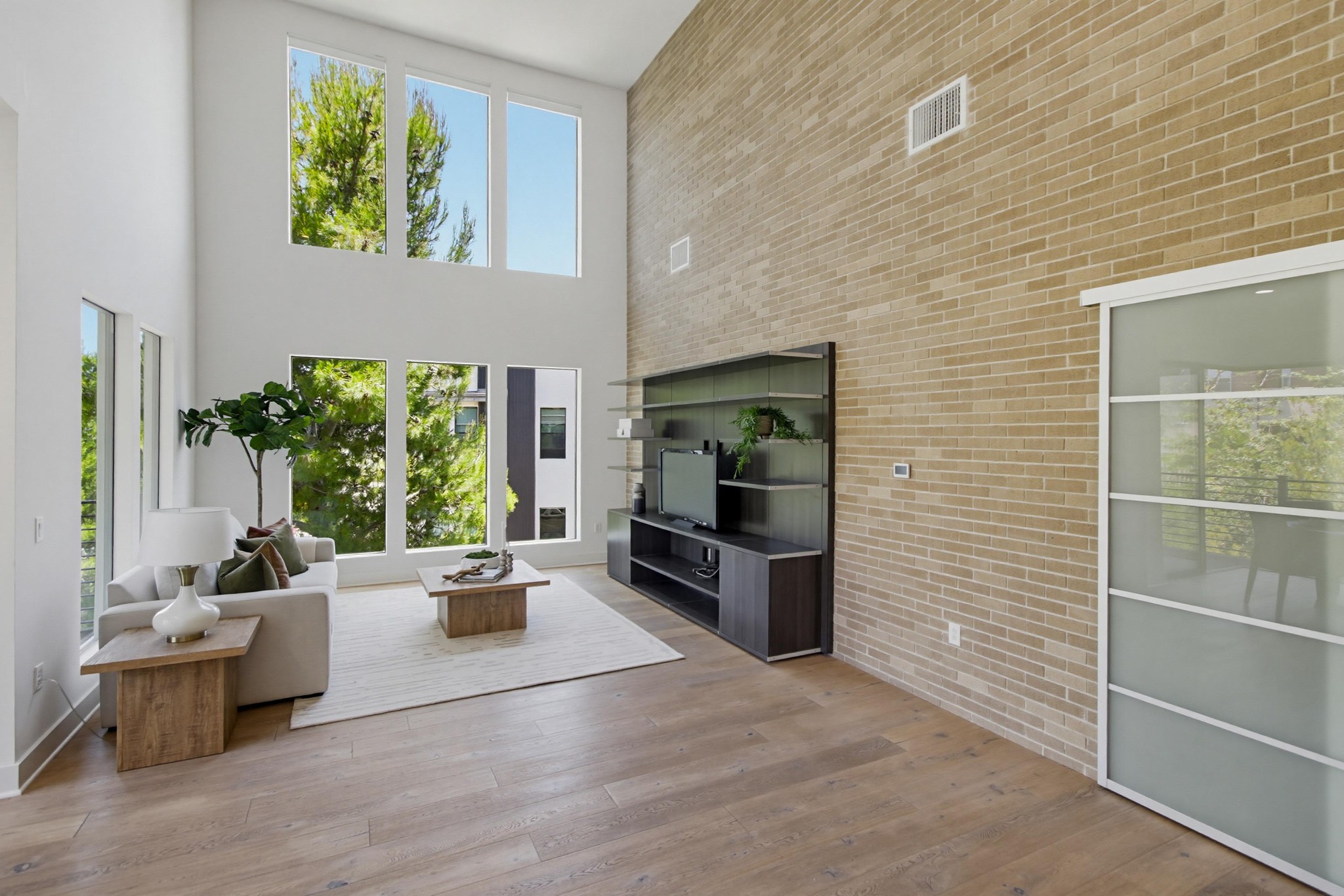 Virtual tour photo 7 of 85 for 8442 Distinctive Dr