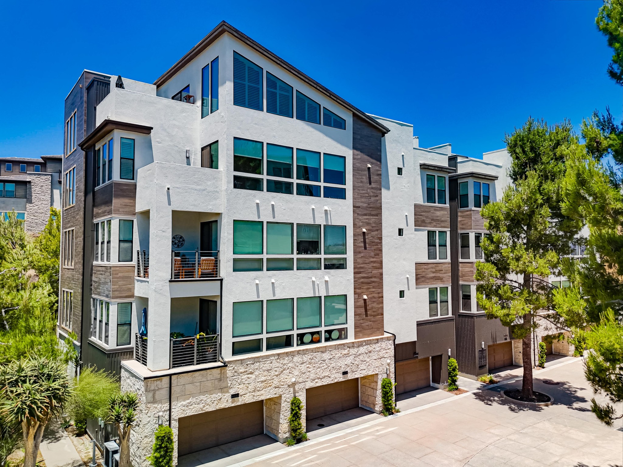 Virtual tour photo 69 of 85 for 8442 Distinctive Dr