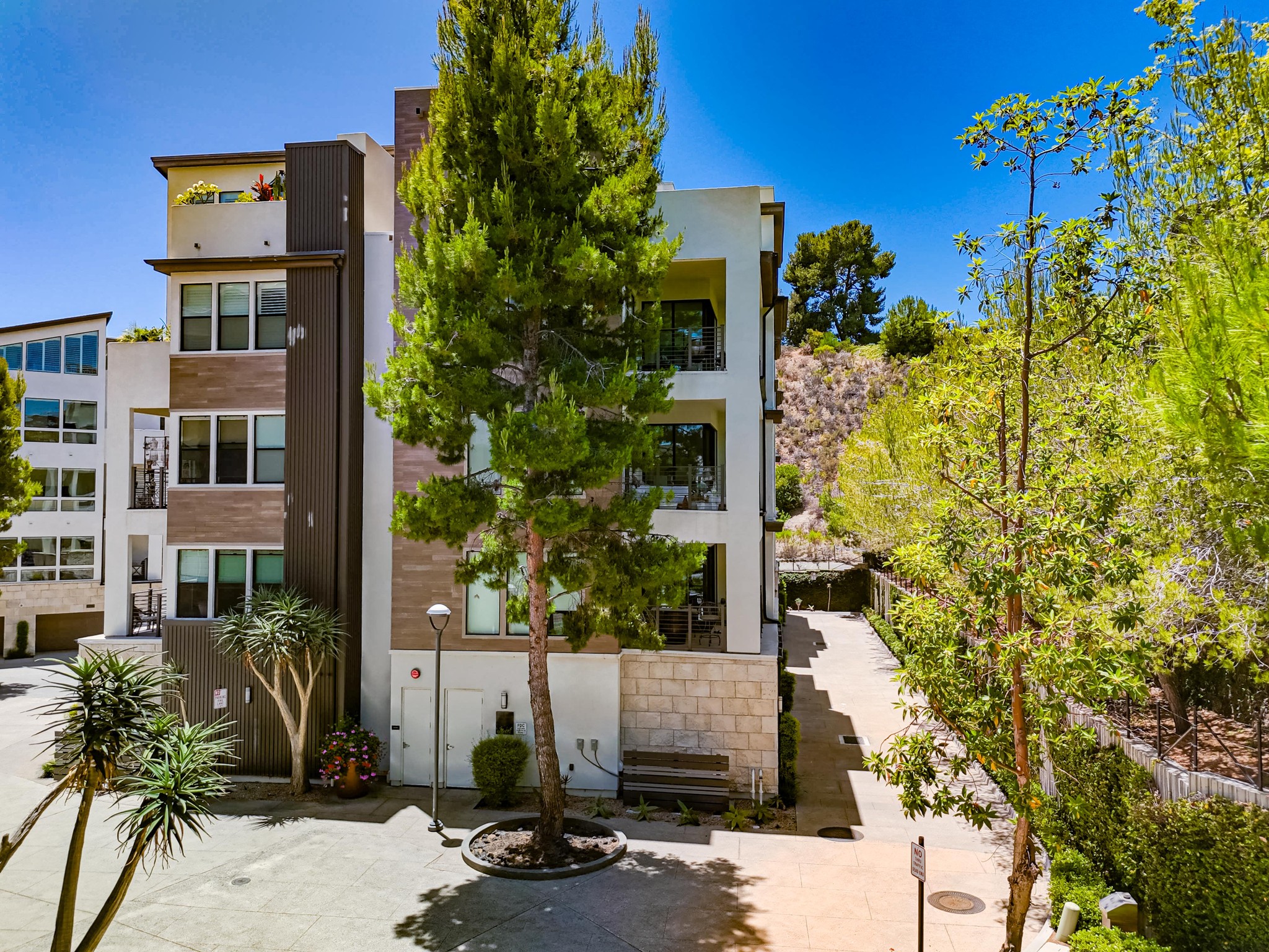 Virtual tour photo 72 of 85 for 8442 Distinctive Dr