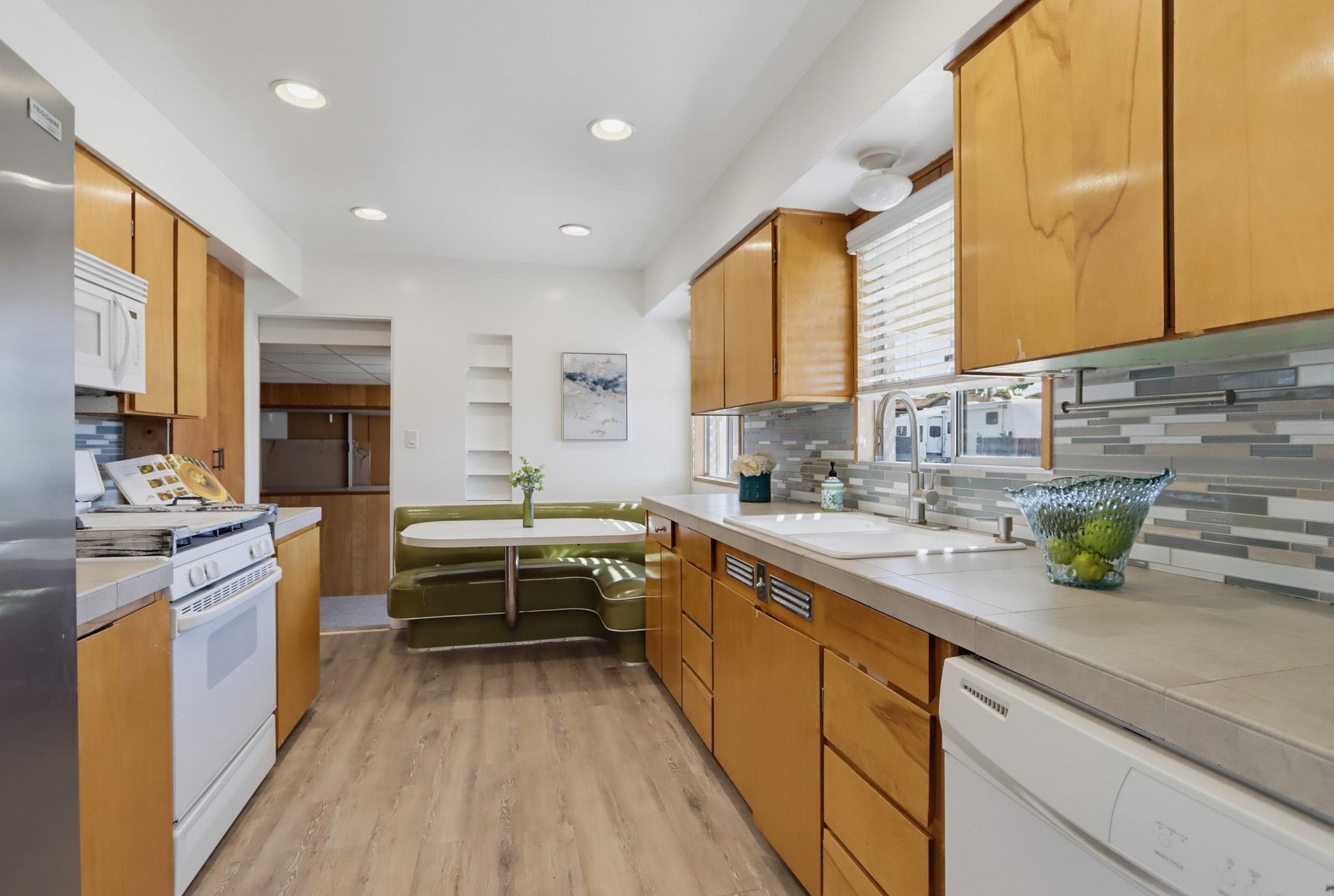 Virtual tour photo 14 of 50 for 845 1st Ave