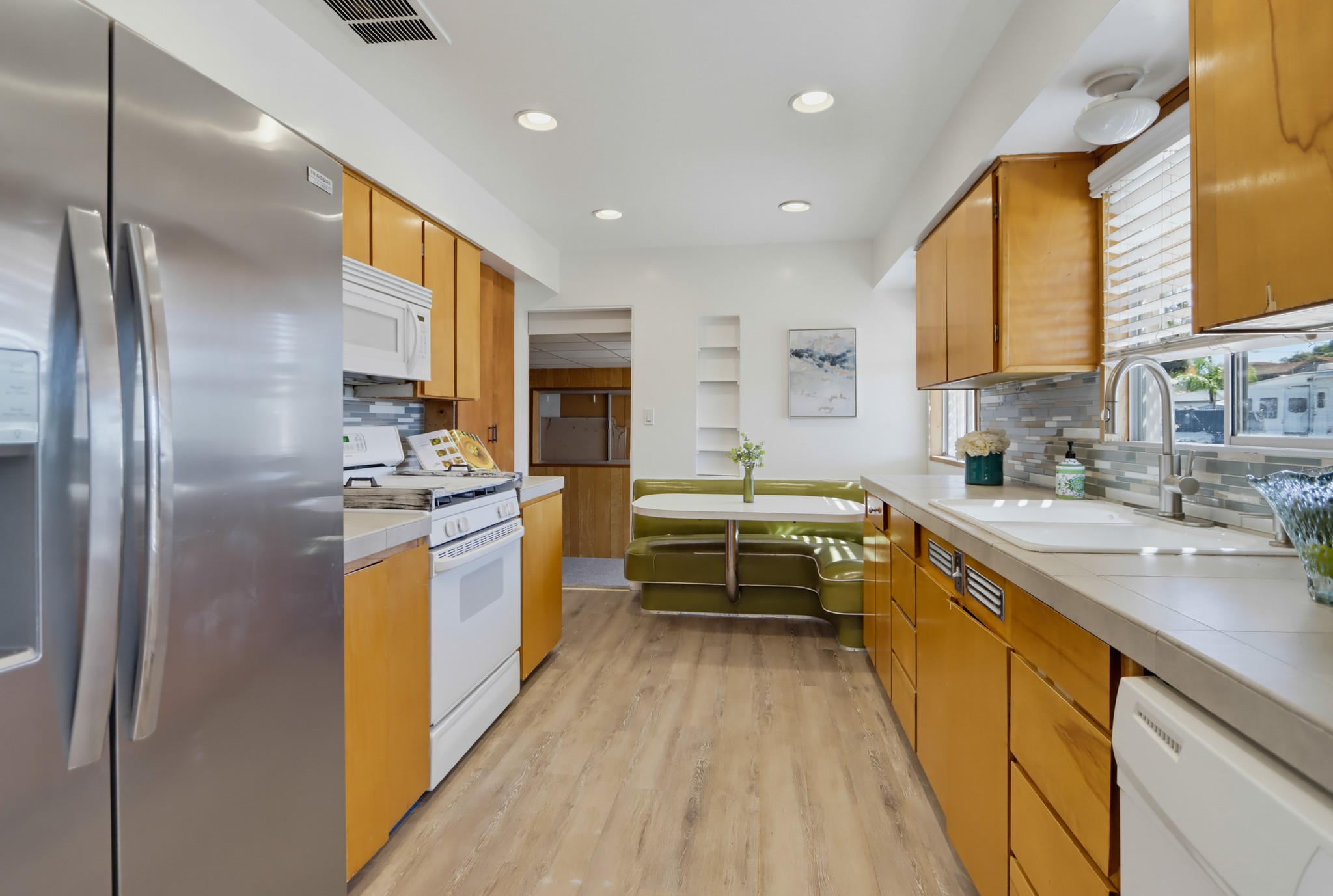 Virtual tour photo 15 of 50 for 845 1st Ave