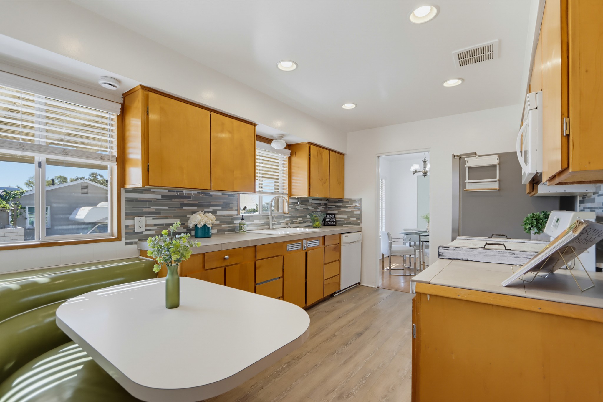 Virtual tour photo 16 of 50 for 845 1st Ave