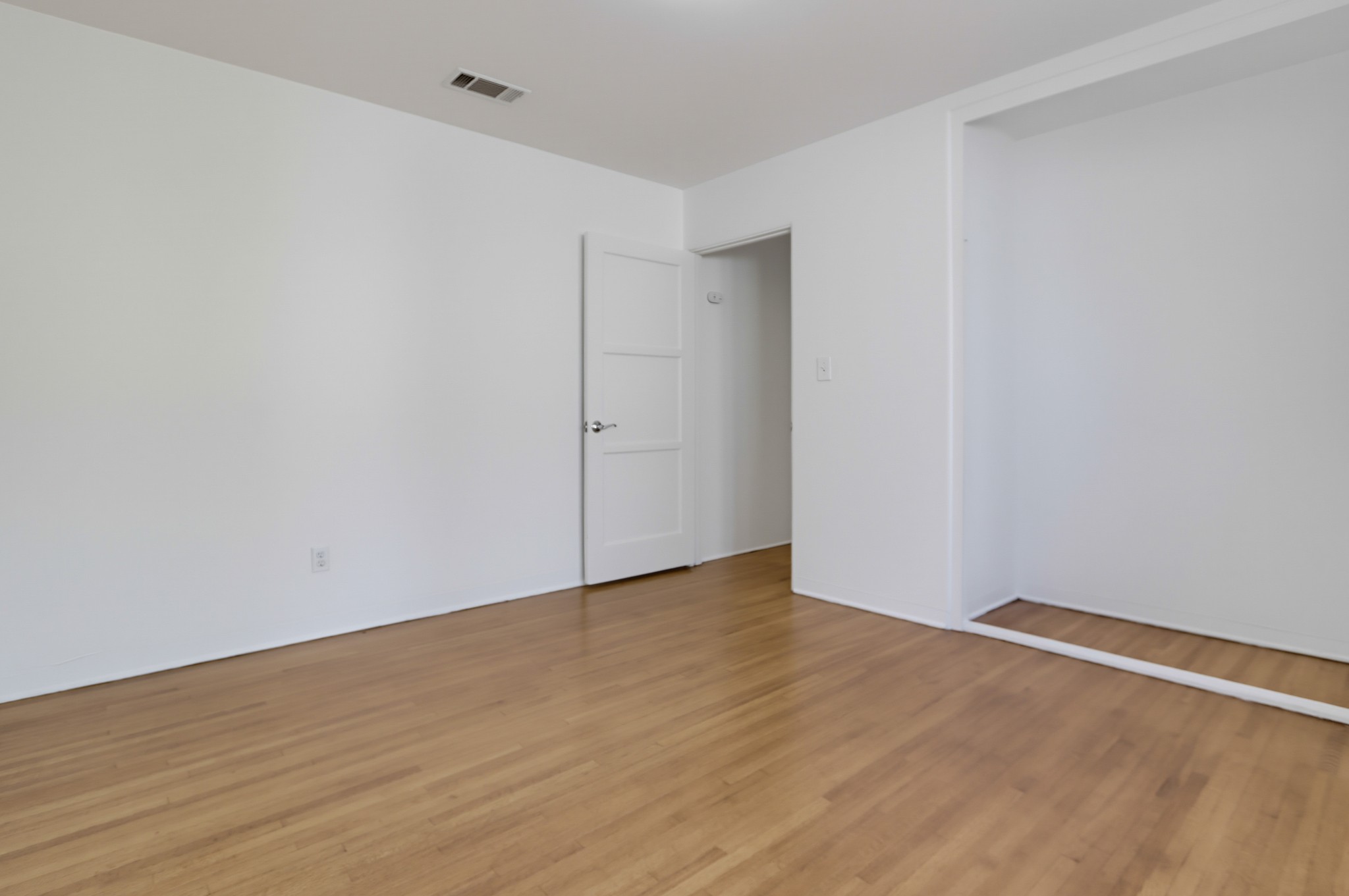 Virtual tour photo 26 of 50 for 845 1st Ave