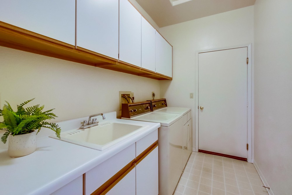 Virtual tour photo 33 of 39 for 8454 Burr Ln