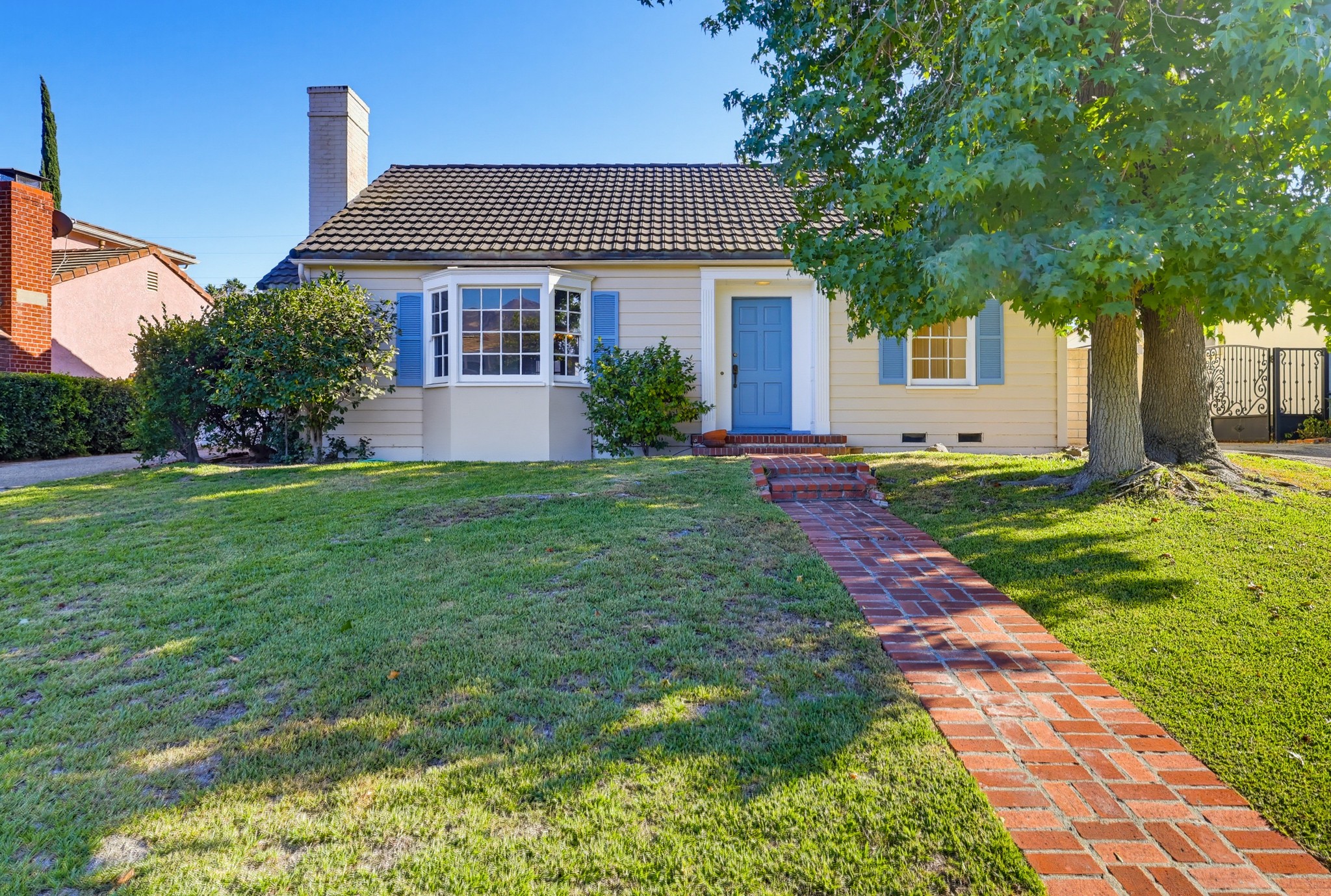 Virtual tour photo 5 of 79 for 846 Victoria Dr