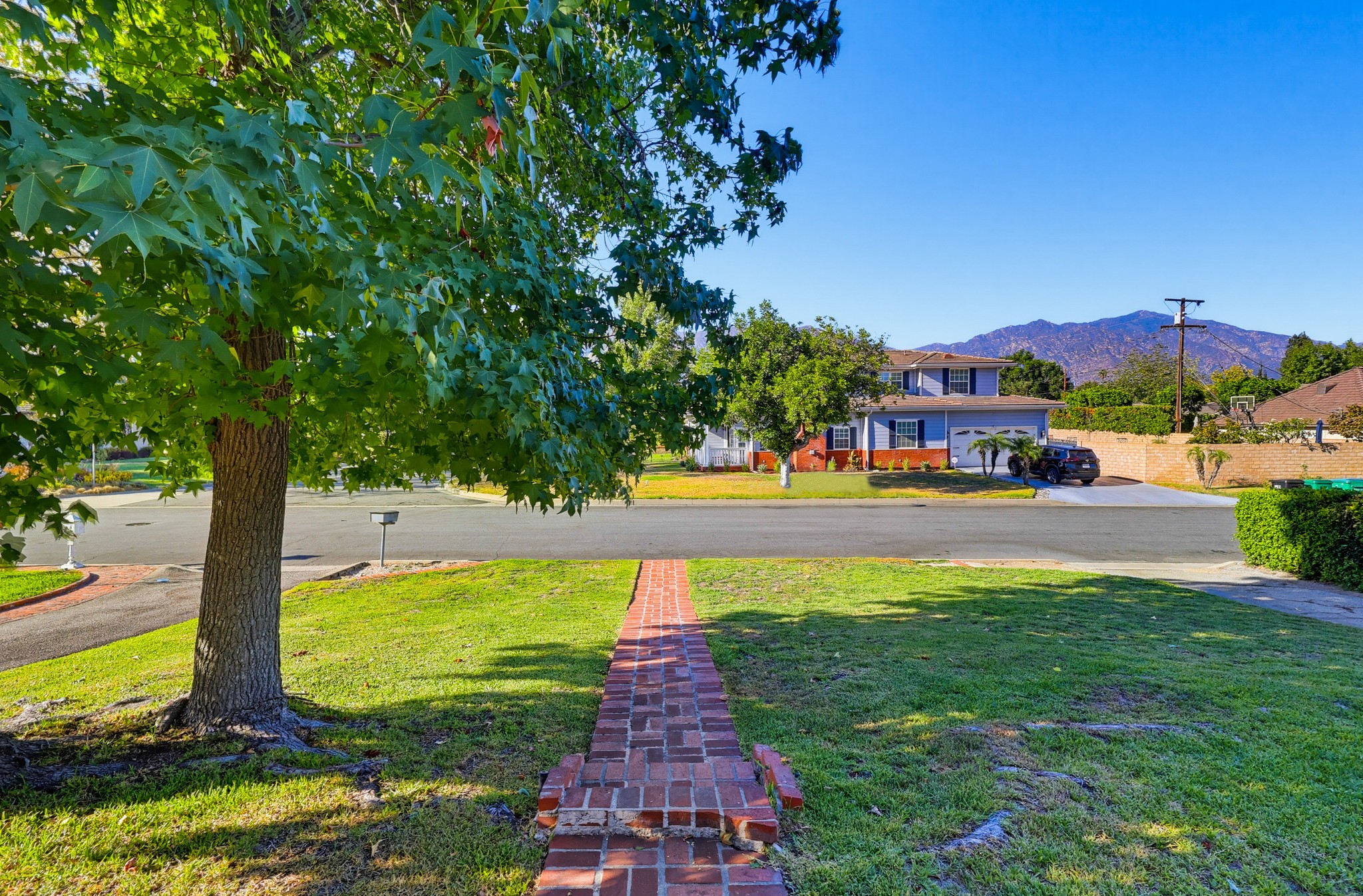 Virtual tour photo 6 of 79 for 846 Victoria Dr