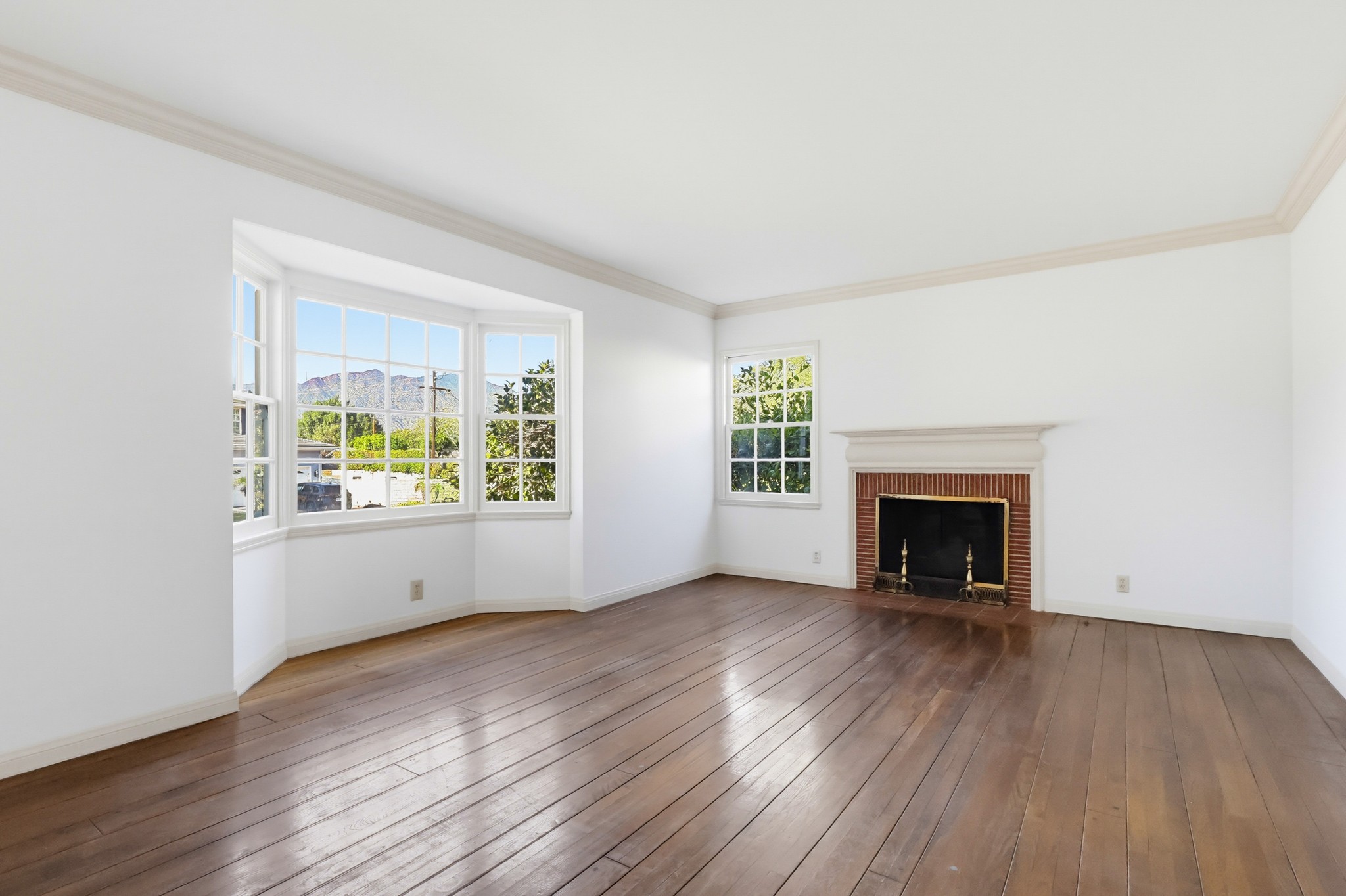 Virtual tour photo 10 of 79 for 846 Victoria Dr