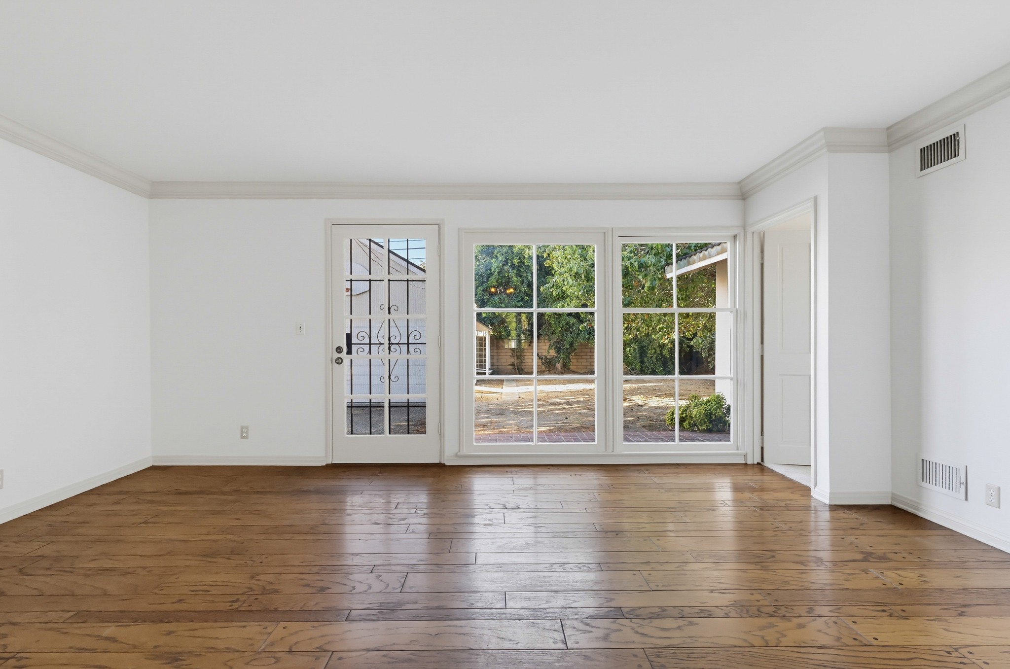 Virtual tour photo 19 of 79 for 846 Victoria Dr