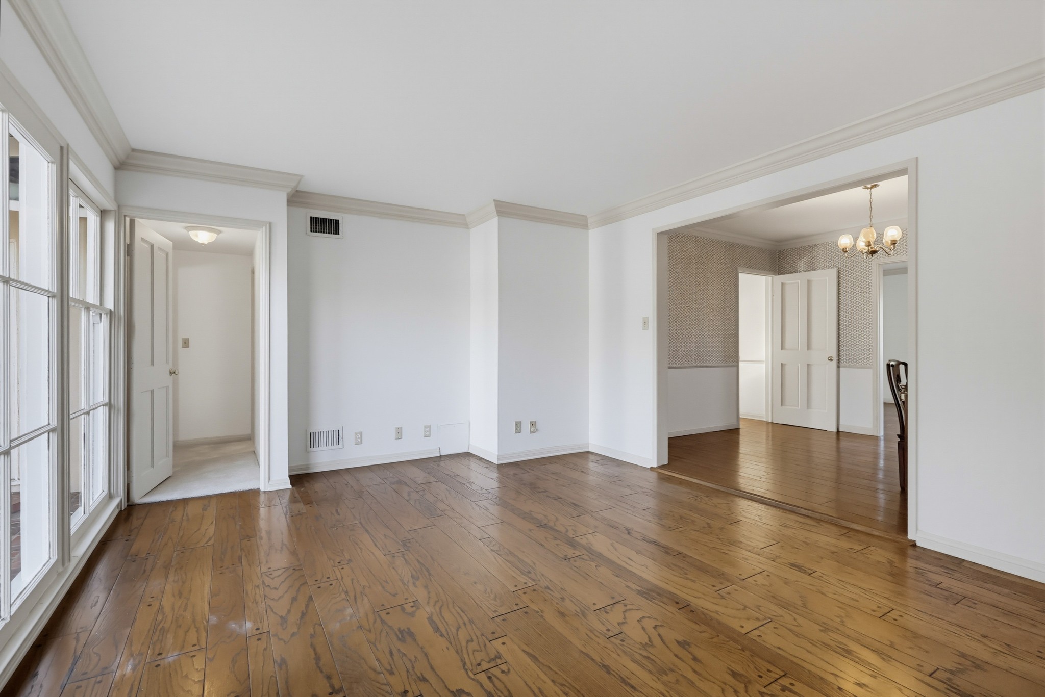 Virtual tour photo 23 of 79 for 846 Victoria Dr