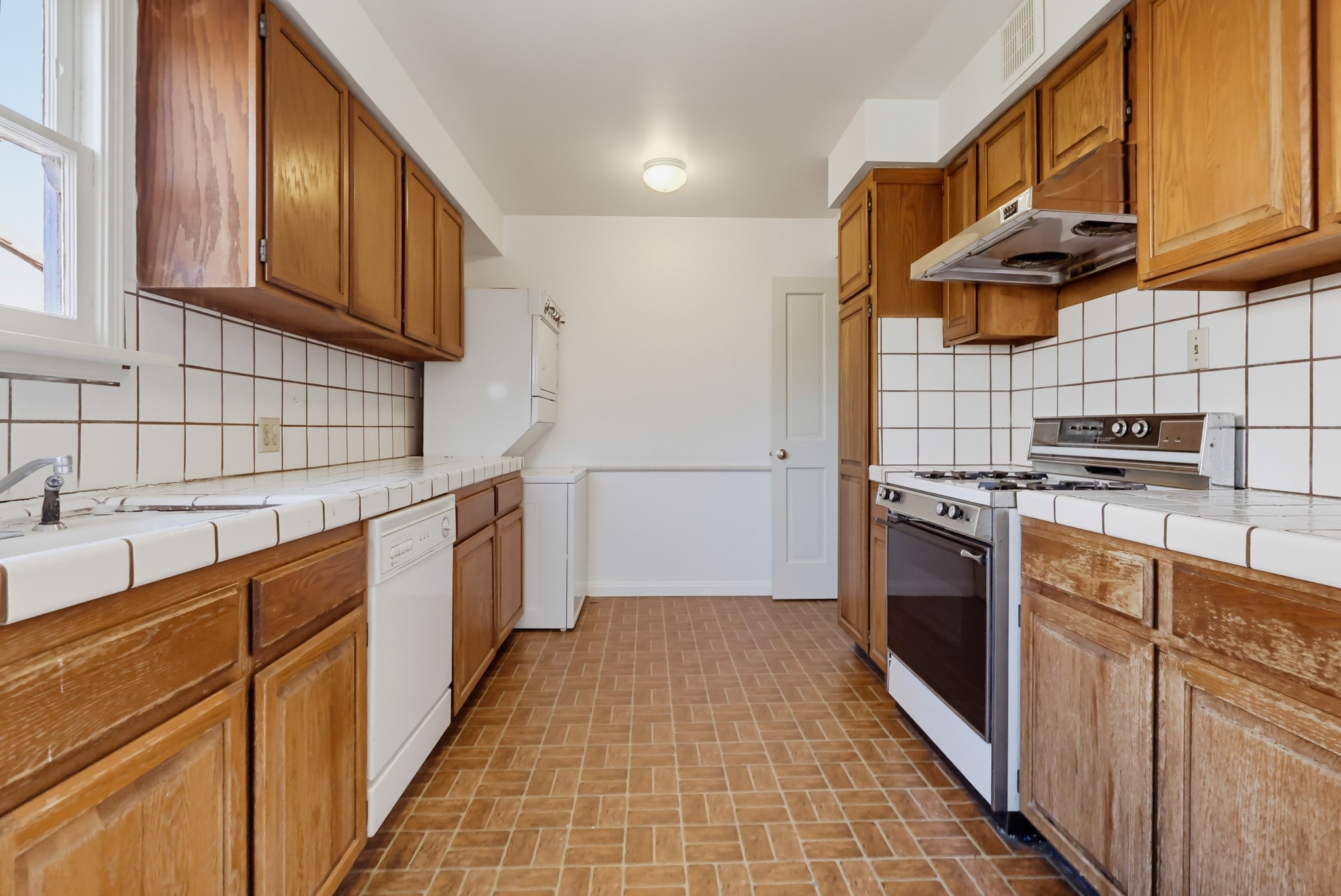 Virtual tour photo 26 of 79 for 846 Victoria Dr