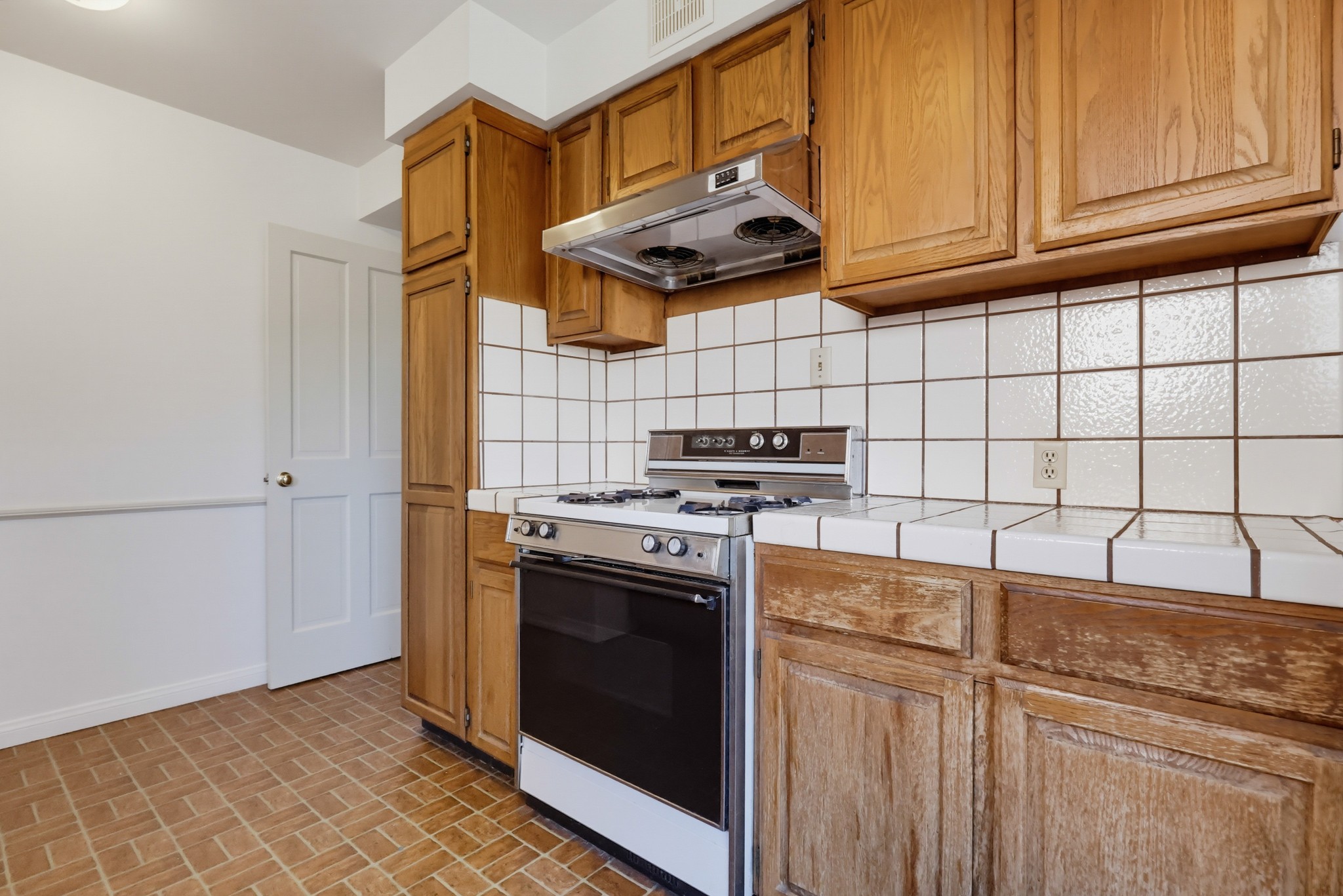 Virtual tour photo 27 of 79 for 846 Victoria Dr