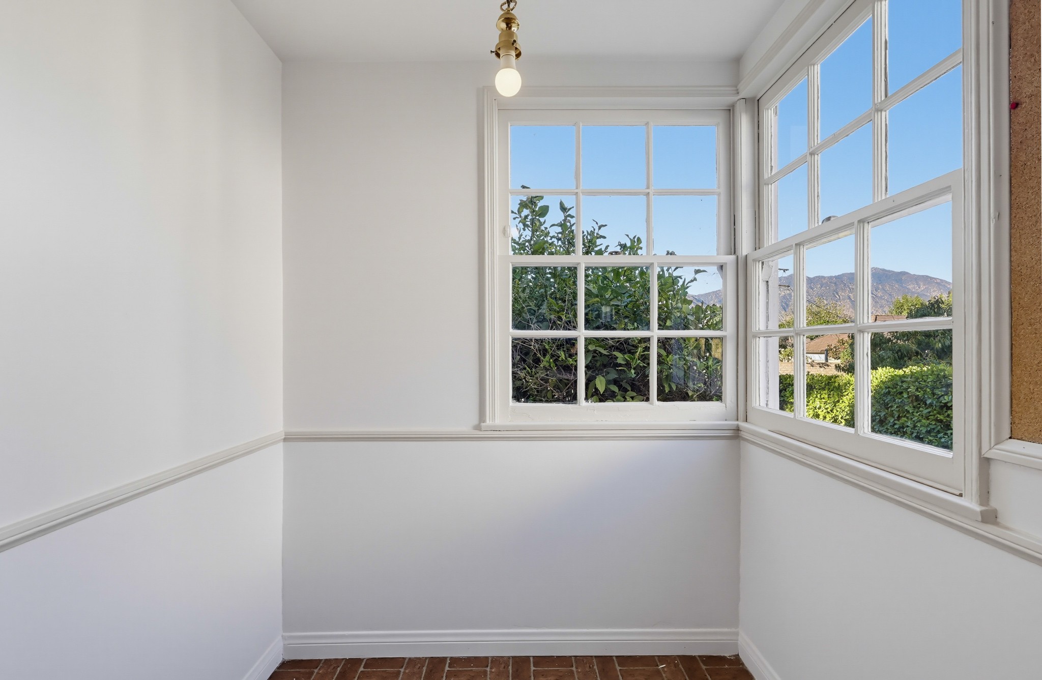 Virtual tour photo 30 of 79 for 846 Victoria Dr