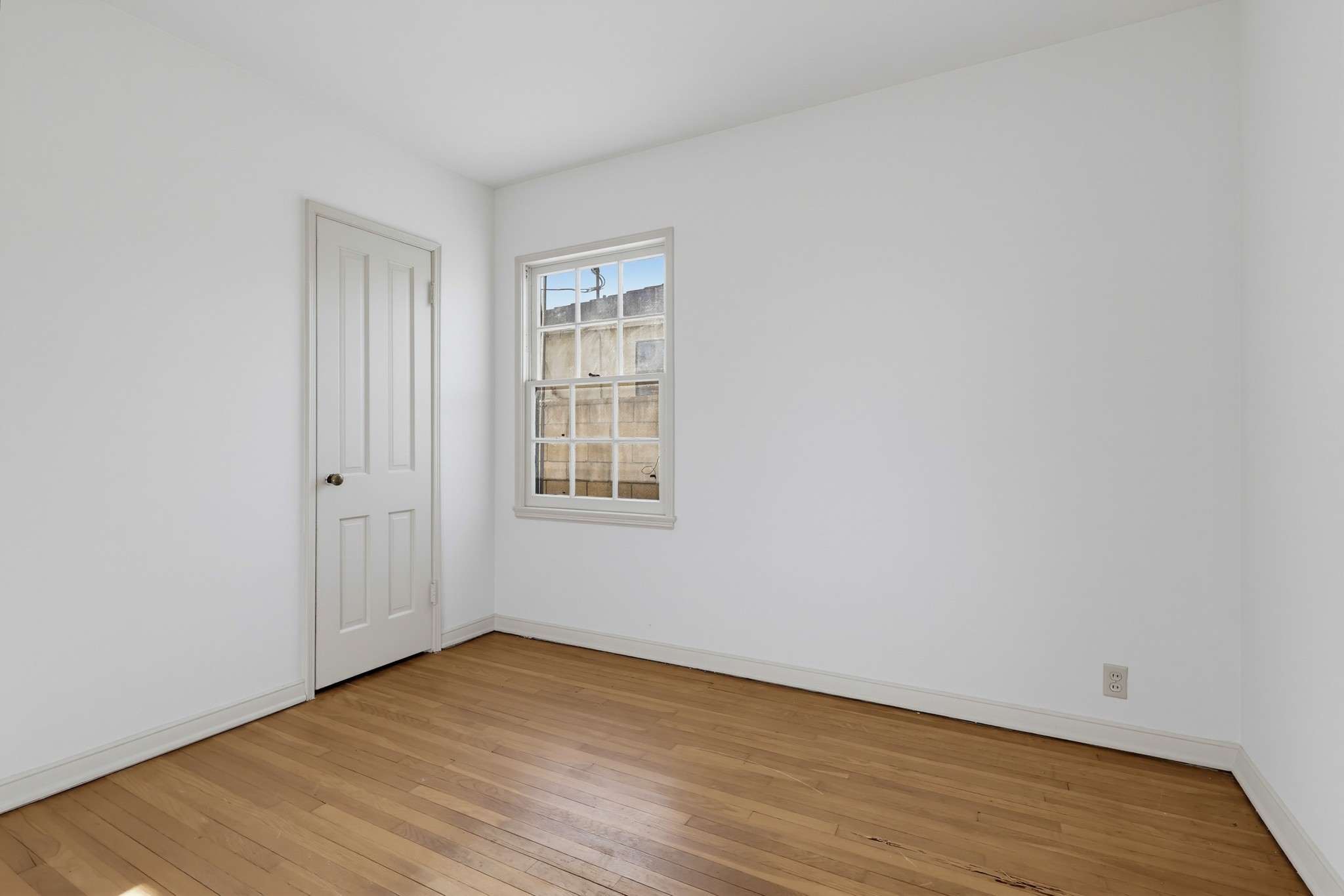 Virtual tour photo 40 of 79 for 846 Victoria Dr