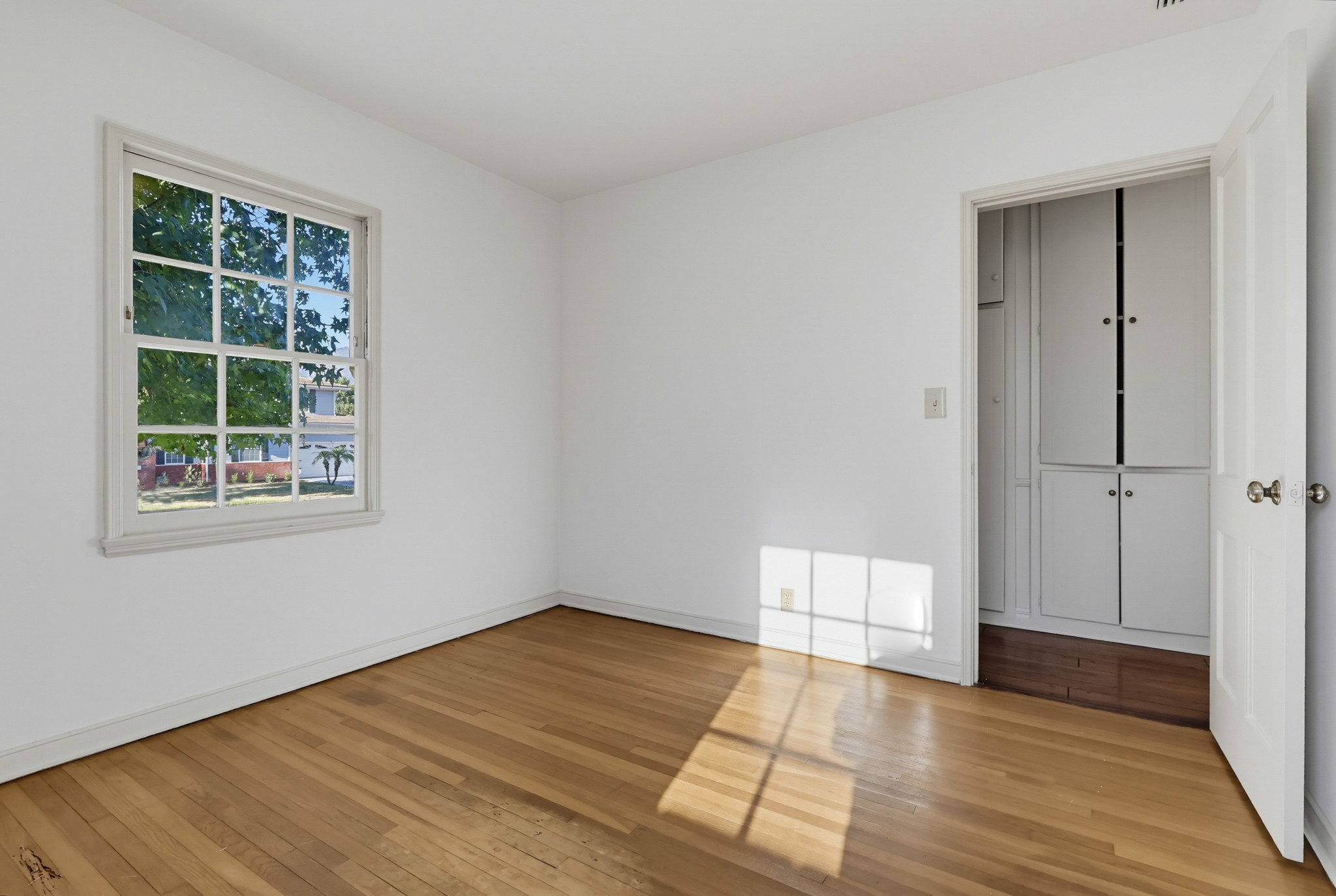 Virtual tour photo 42 of 79 for 846 Victoria Dr