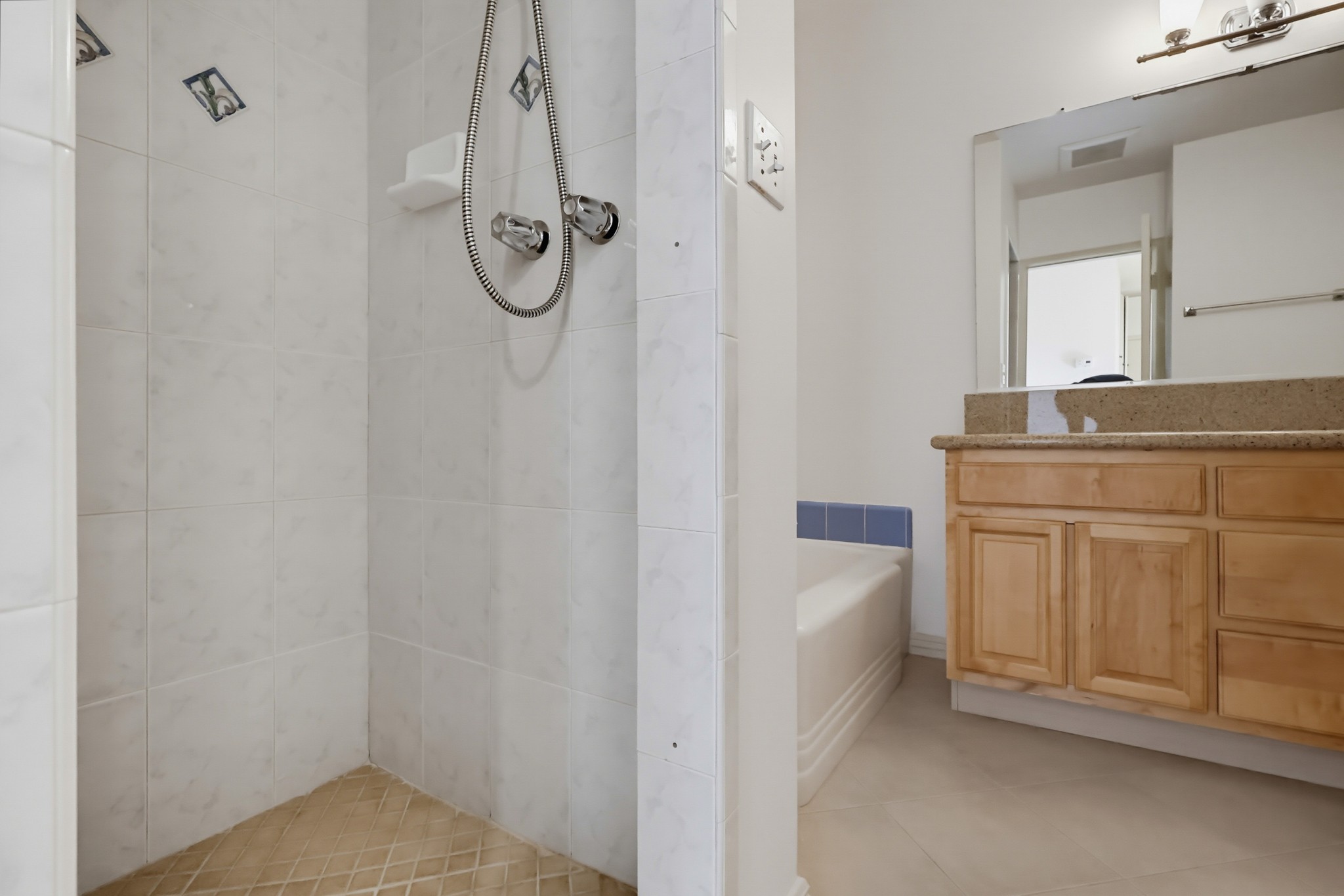 Virtual tour photo 46 of 79 for 846 Victoria Dr