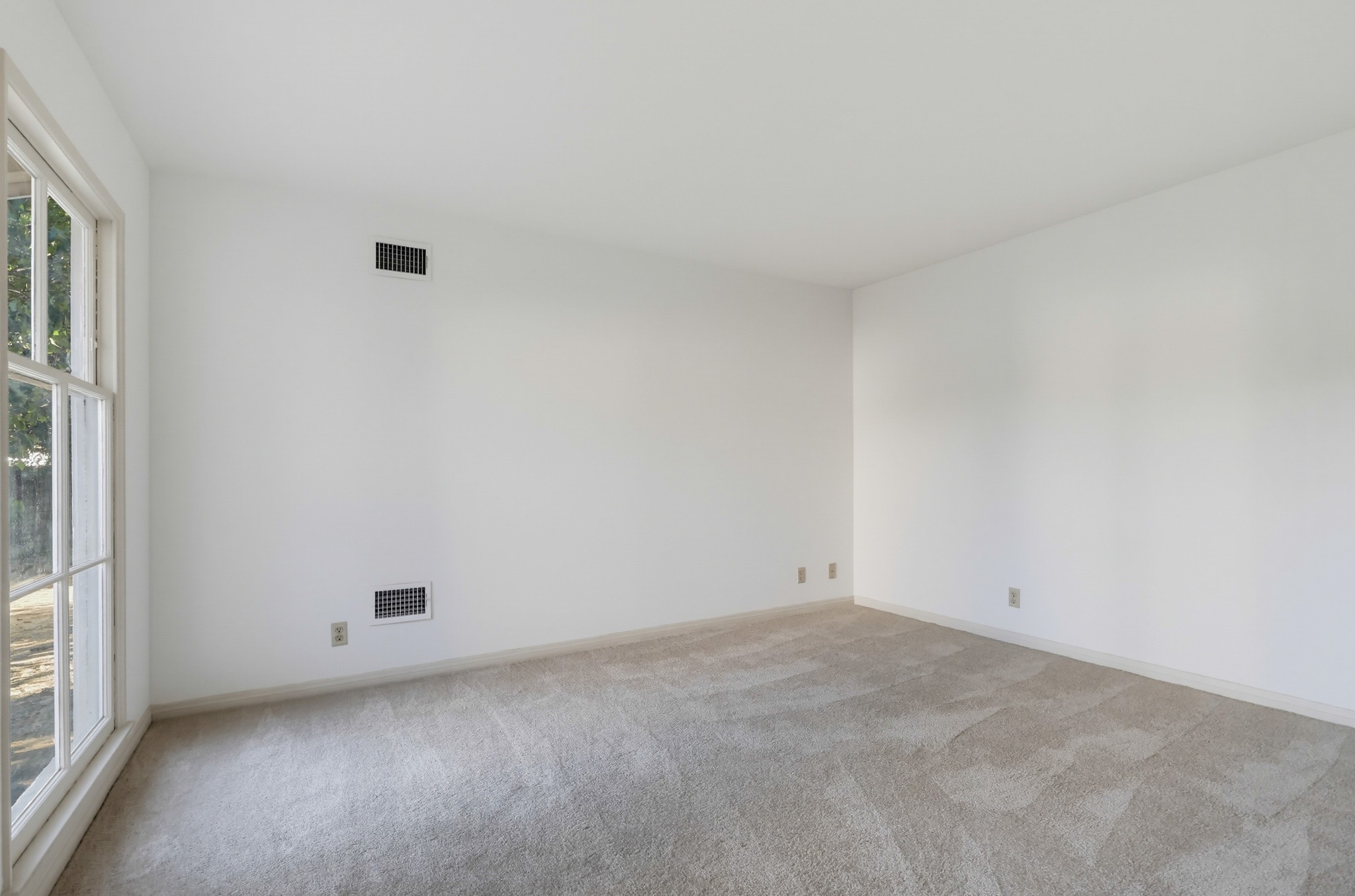 Virtual tour photo 54 of 79 for 846 Victoria Dr