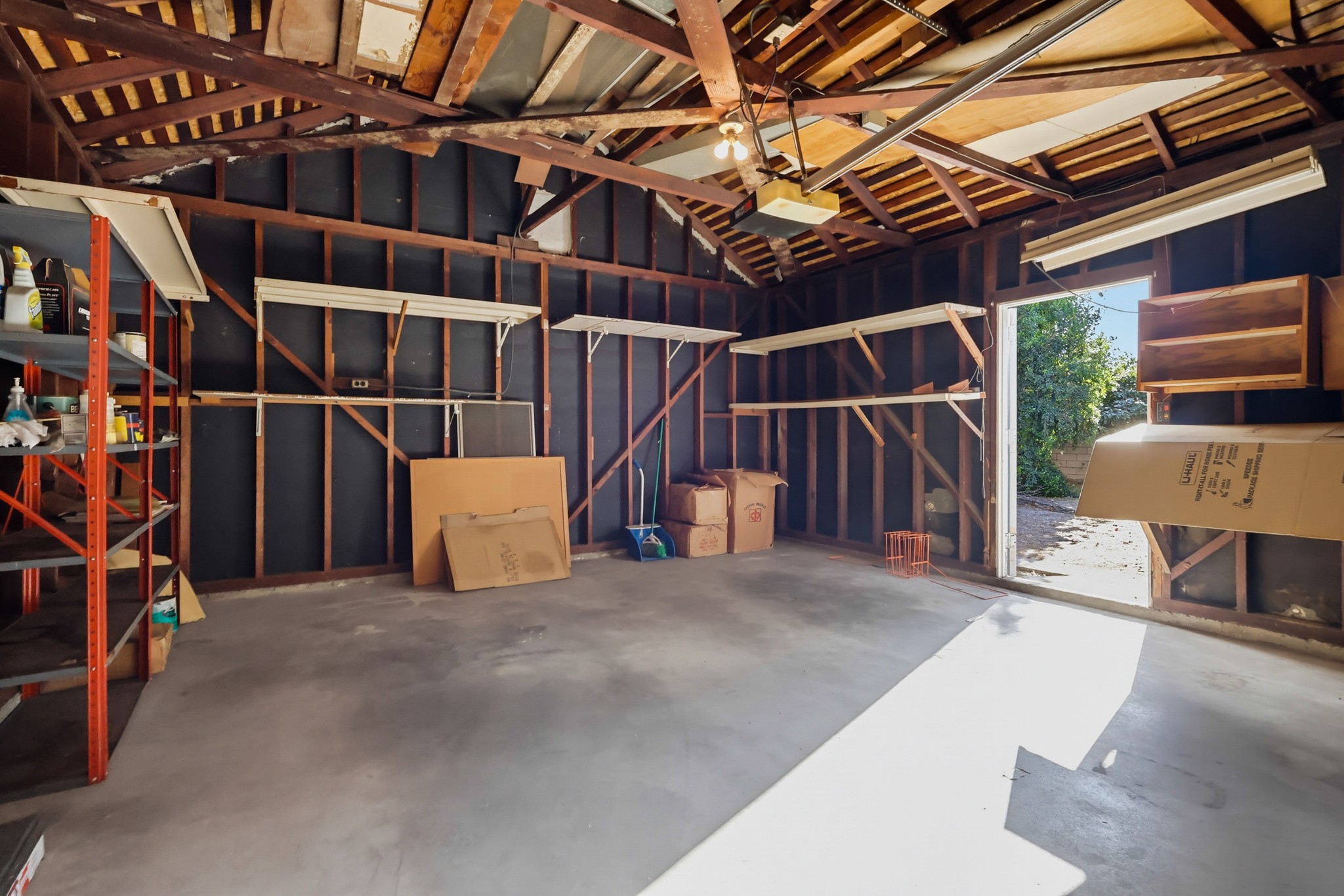 Virtual tour photo 77 of 79 for 846 Victoria Dr