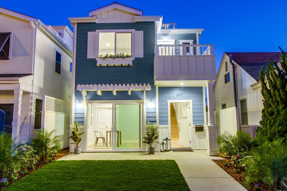 Virtual tour photo 1 of 64 for 847 Wilbur Ave