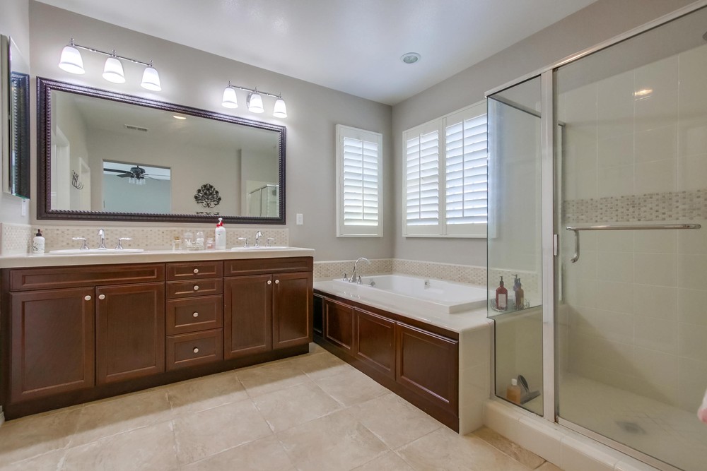 Virtual tour photo 17 of 19 for 8488 Kern Crescent