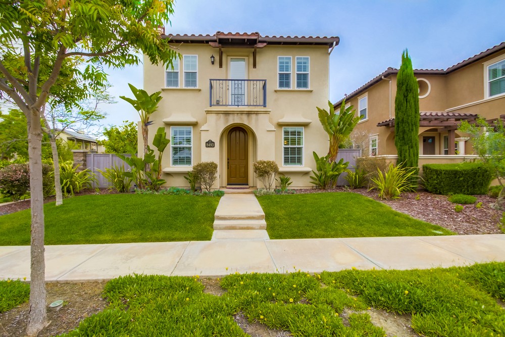 Virtual tour photo 1 of 47 for 8493 Kern Crescent