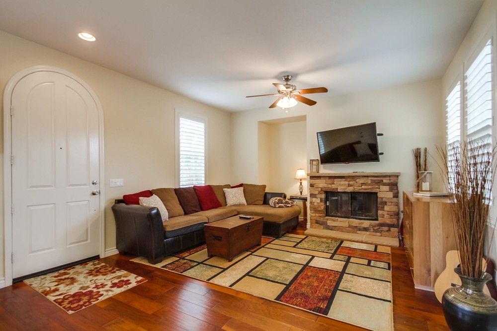 Virtual tour photo 8 of 47 for 8493 Kern Crescent